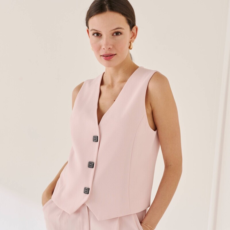 Splývavá vesta na zapínanie