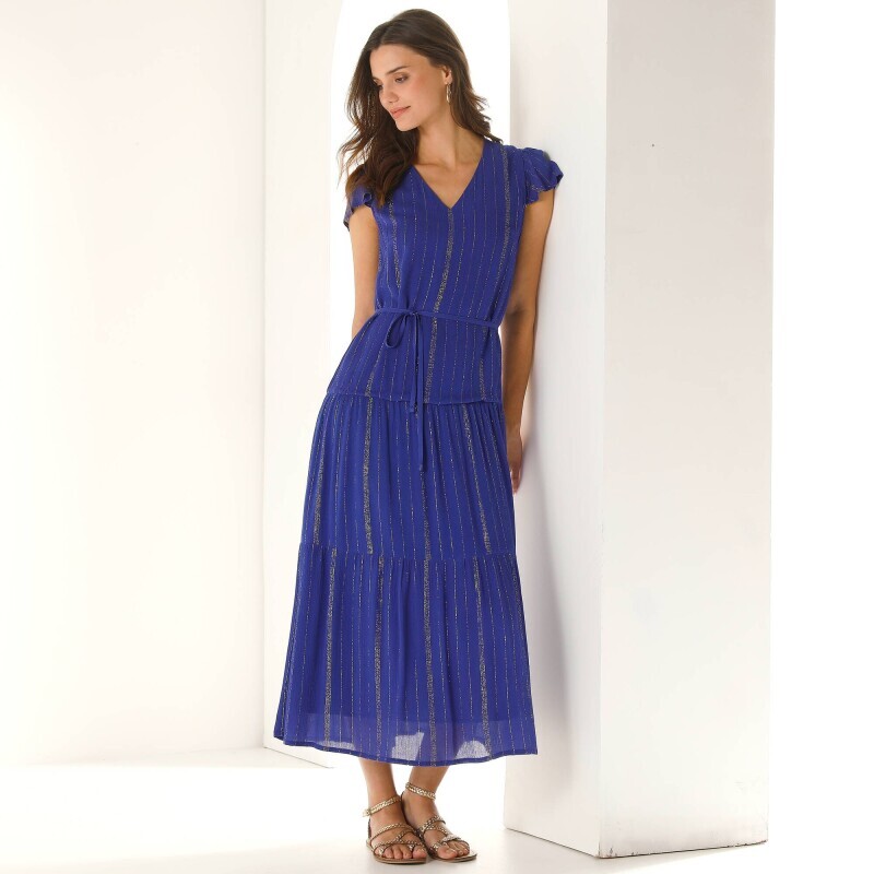 Dlouhé šaty s lesklým vláknem