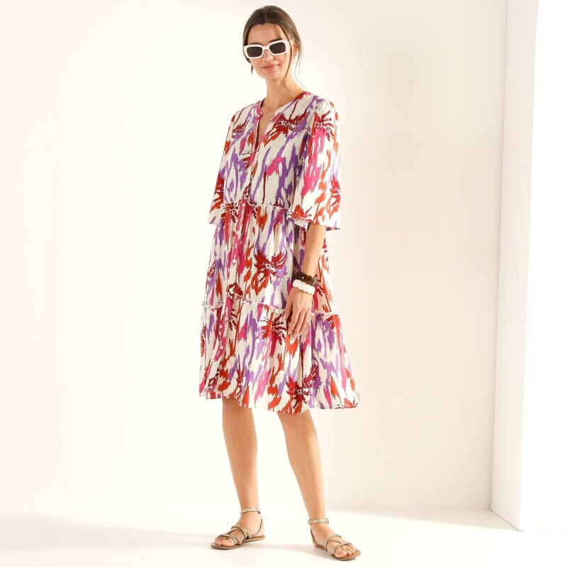 Šaty s tuniským výstřihem a potiskem