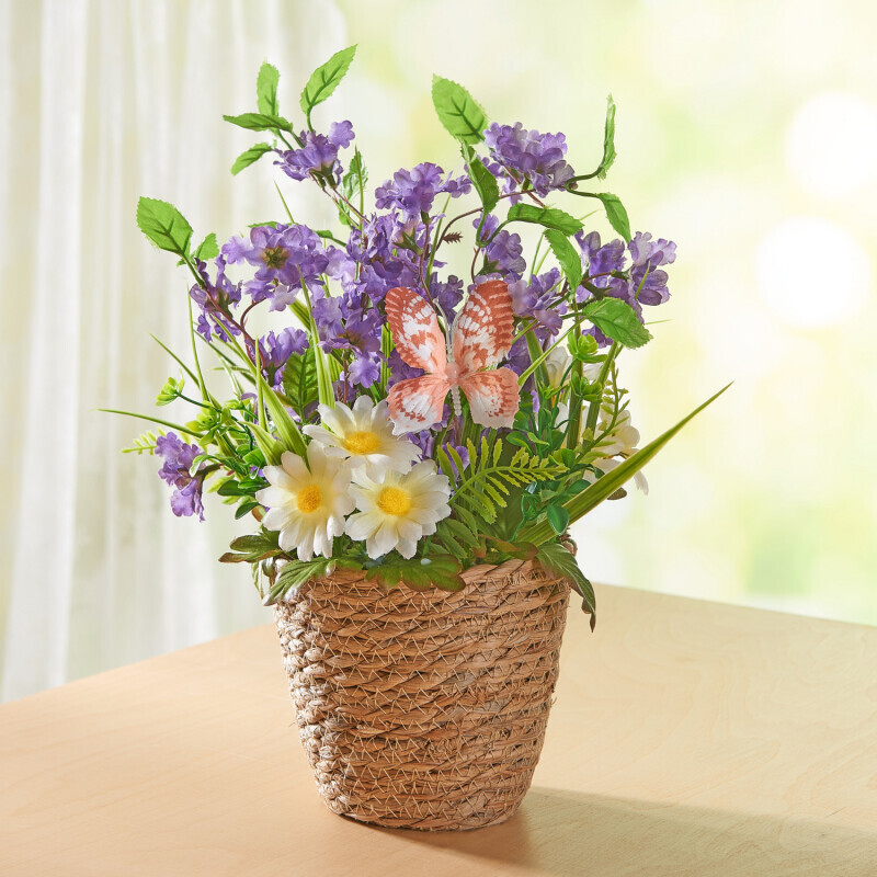 Květinové aranžmá v košíku