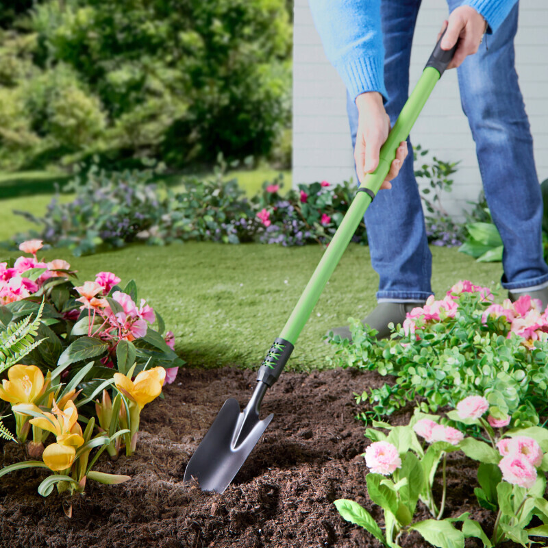 Lopatka s teleskopickou rukojetí