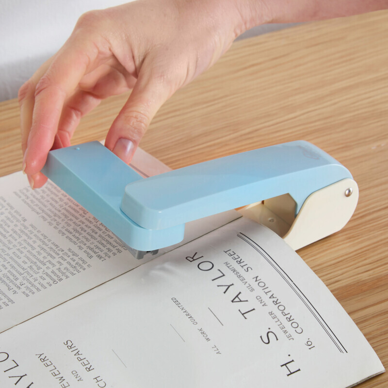 360stupňová sešívačka