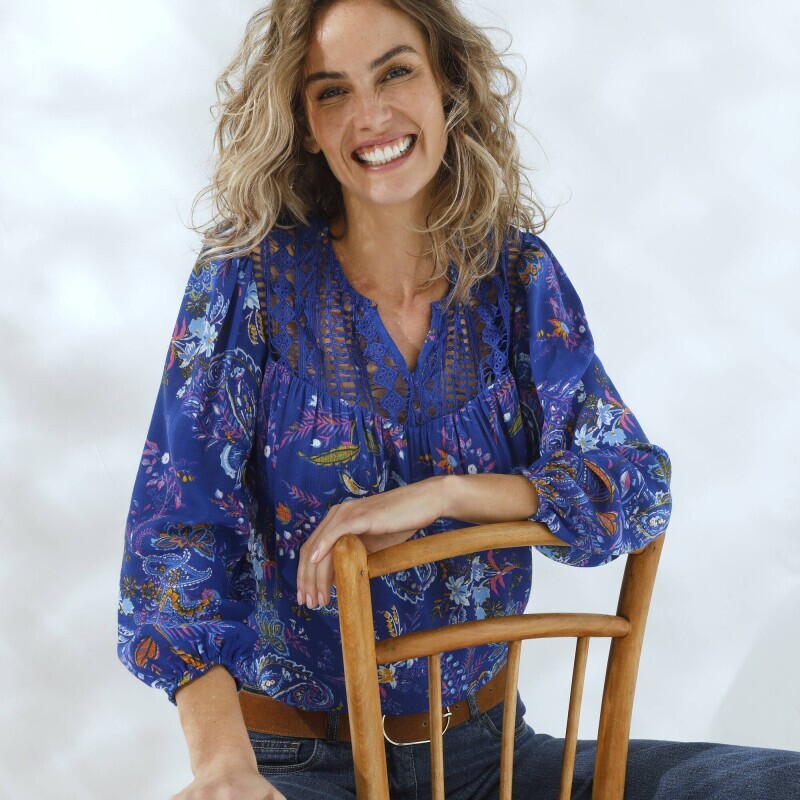 Krepp blúz makraméval és 3/4-es ujjakkal, nyomtatva