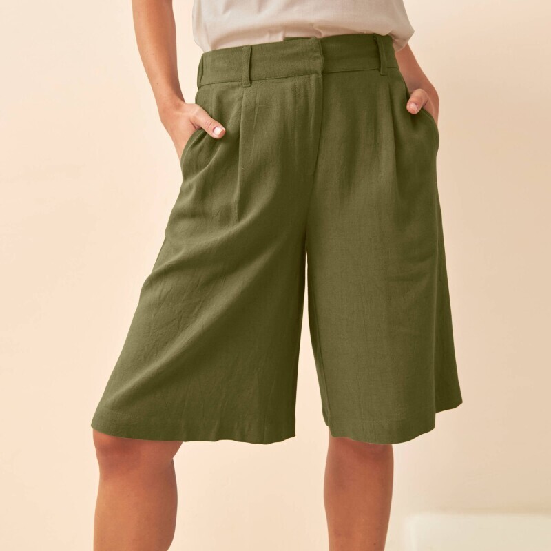 Широкі бермуди з лляною сумішшю