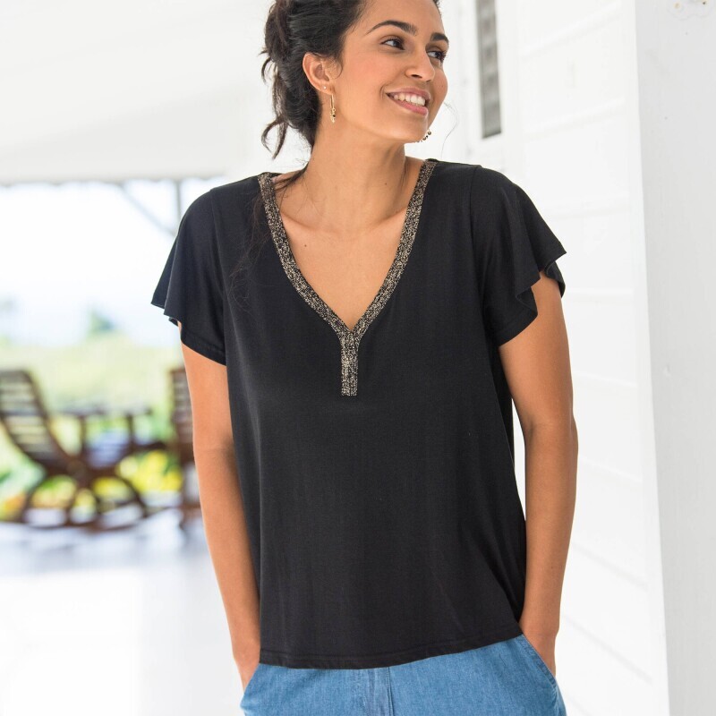 Футболка з V-подібним вирізом та блискітками