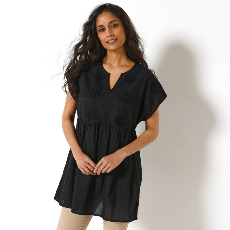 Rövid ujjú, hímzett tunika