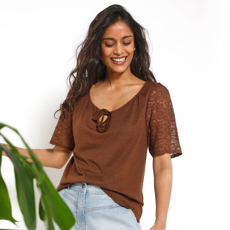 Koszulka z koronkowymi rękawami i wiązaniem przy dekolcie