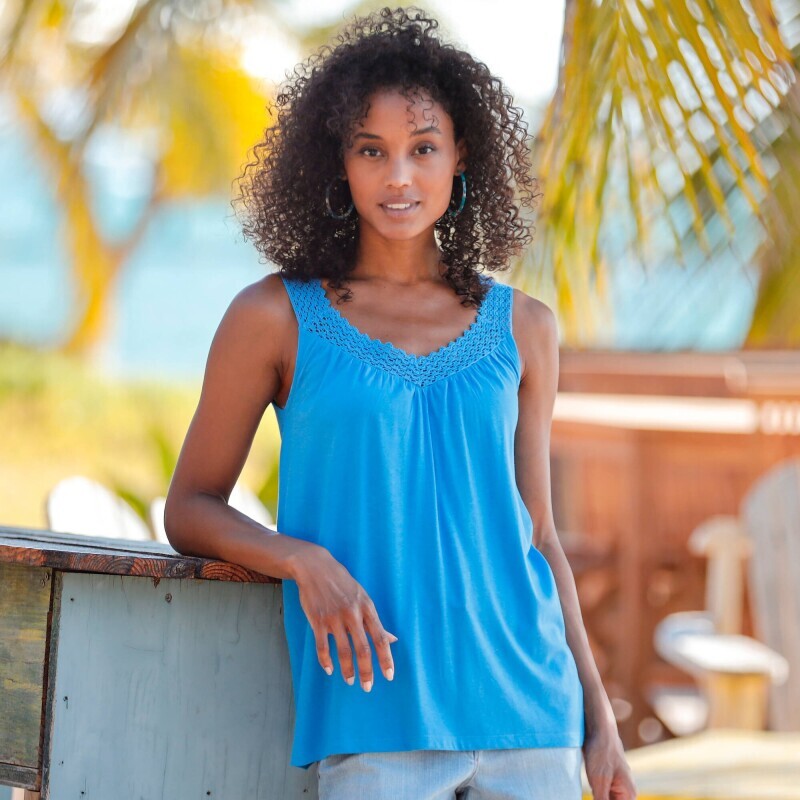 Топ з вирізом макраме та бретелями