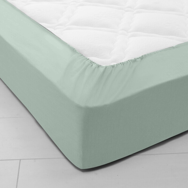 Bavlněné jednobarevné napínací prostěradlo s hloubkou rohů 40 cm