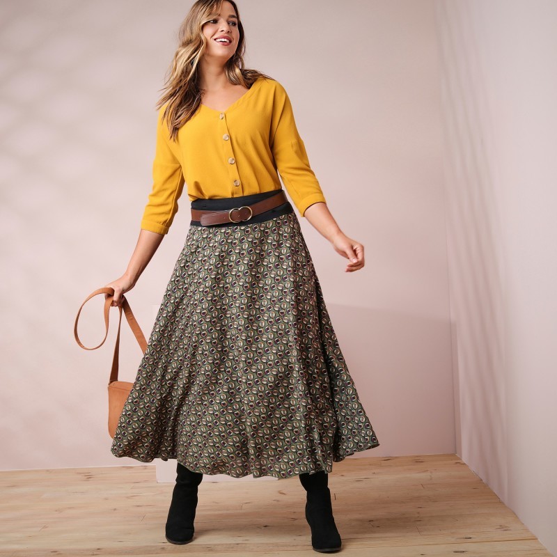 Polodlhá sukňa s minimalistickým vzorom