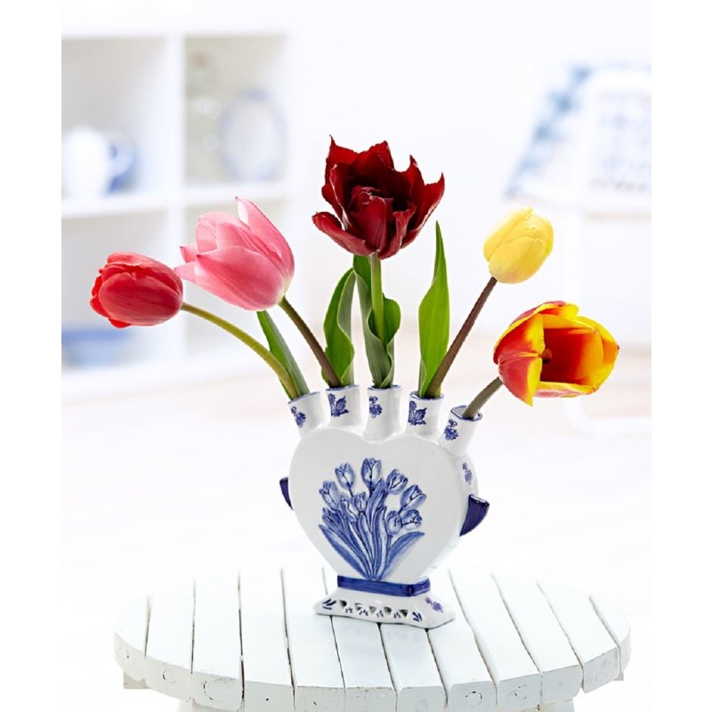 Tradičná kameninová váza na tulipány