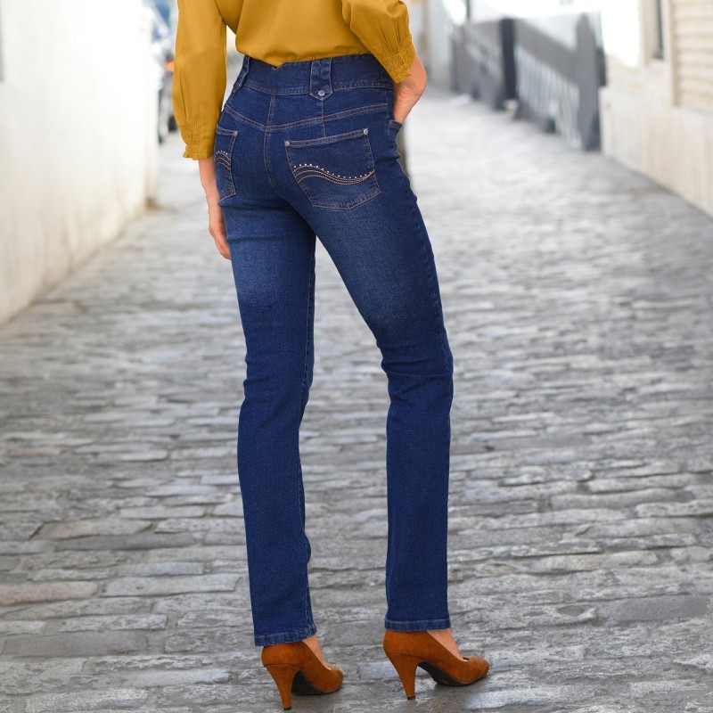     Rovné džínsy s vysokým pásom, pre nižšiu postavu