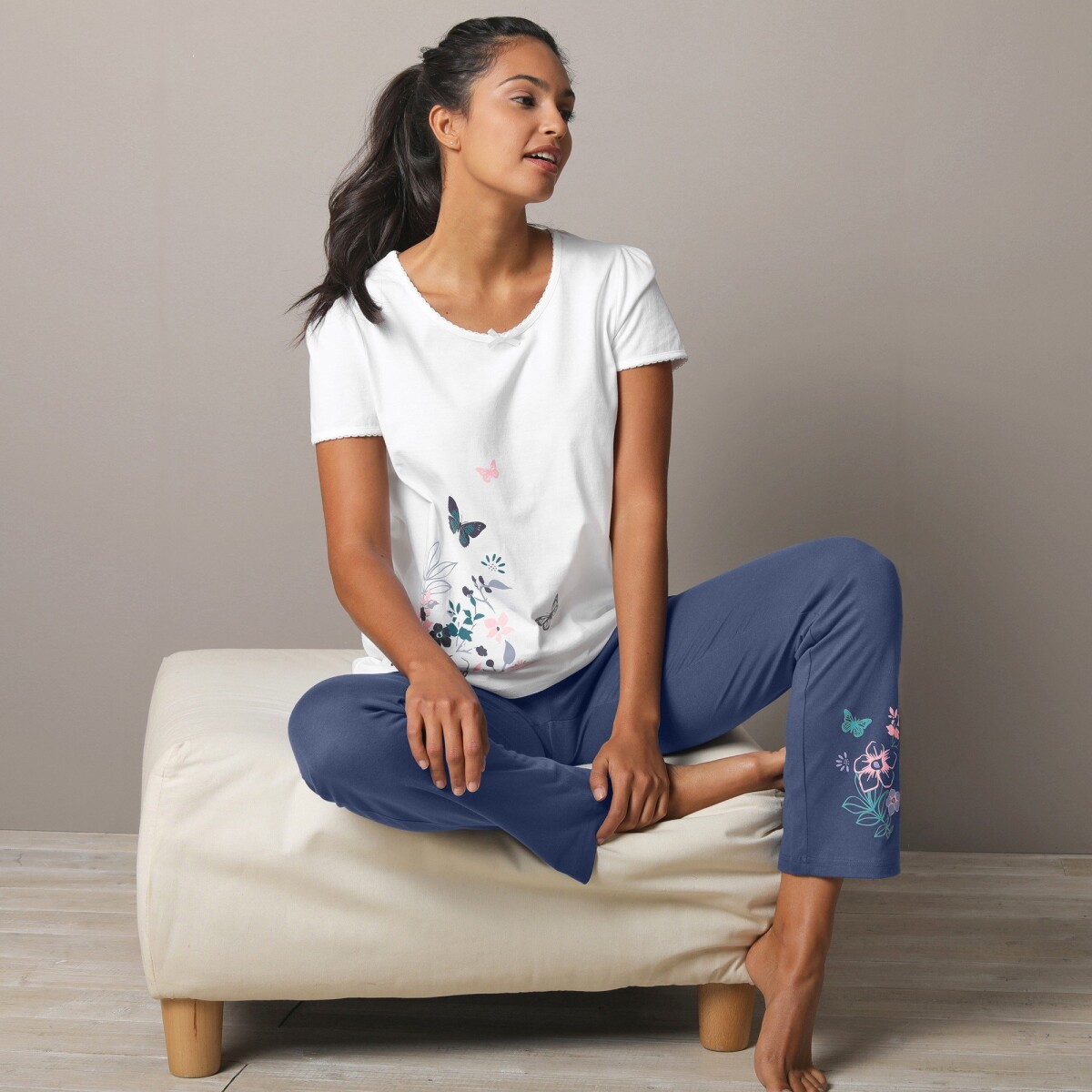 Pyžamové nohavice s kvetinovou potlačou