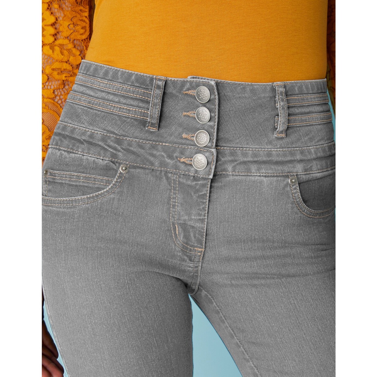 Bootcut džínsy s vysokým pásom, vnútor. dĺžka nohavíc 78 cm