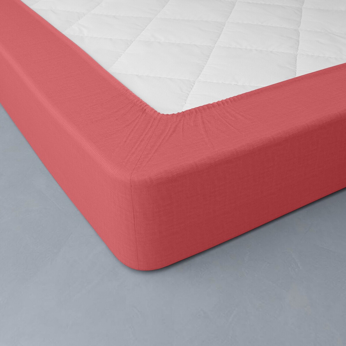 Jednofarebná posteľná bielizeň z ľanu v zapratej úprave