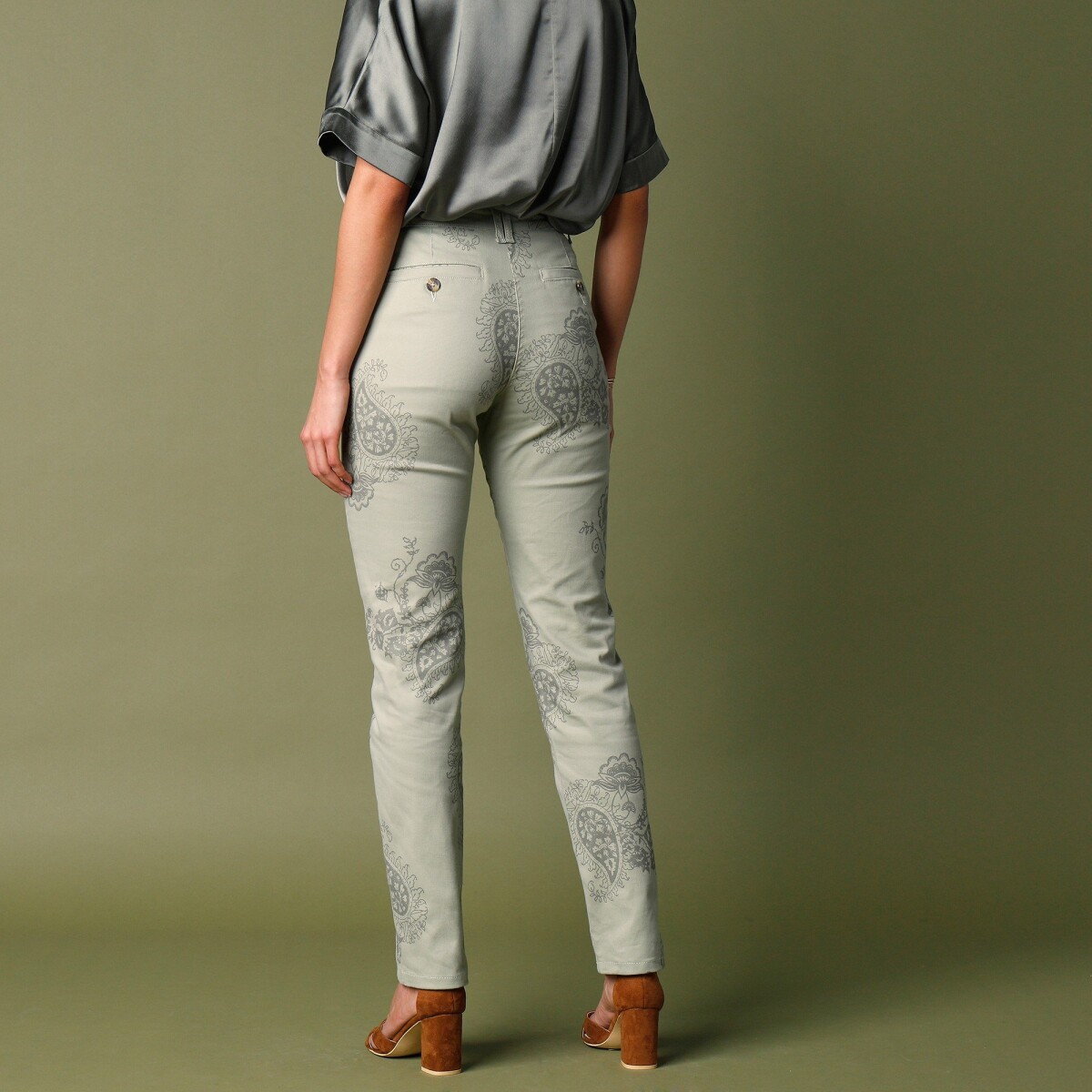 Kalhoty chino s kašmírovým vzorem