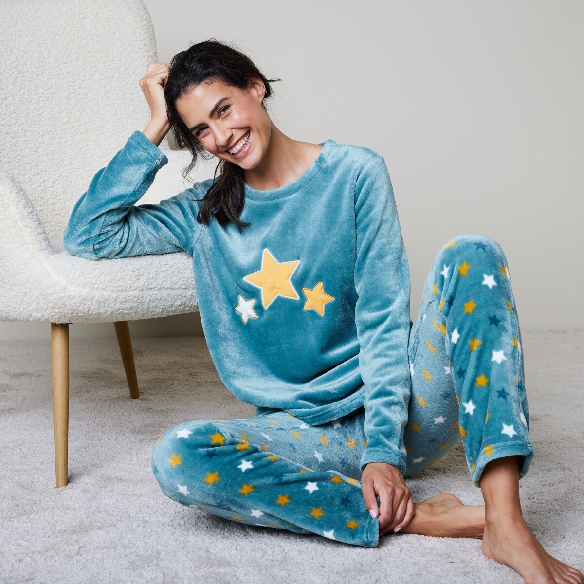 Levně Fleecové pyžamo hebké na dotek s motivem hvězd