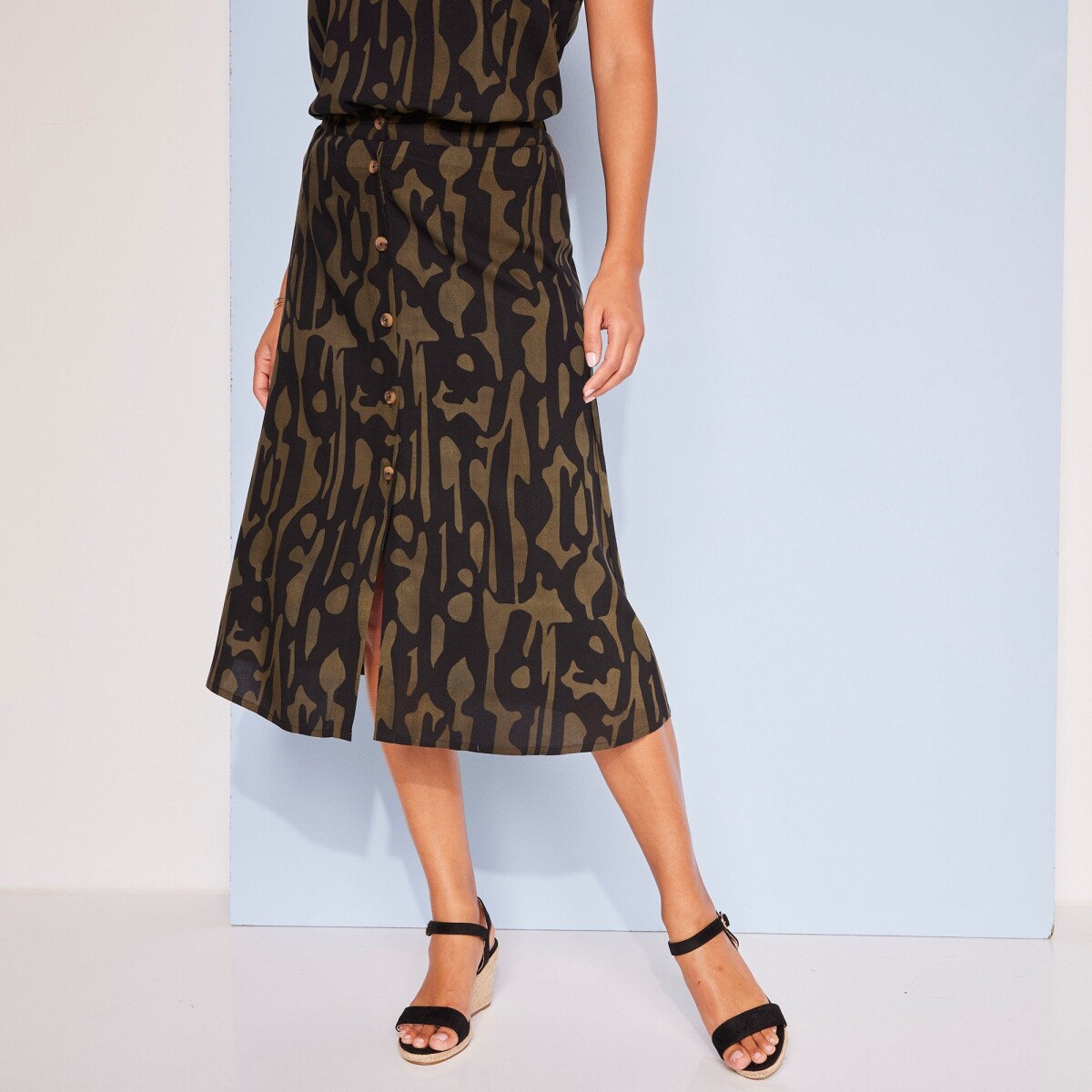Levně Propínací sukně s grafickým vzorem, eco-friendly viskóza