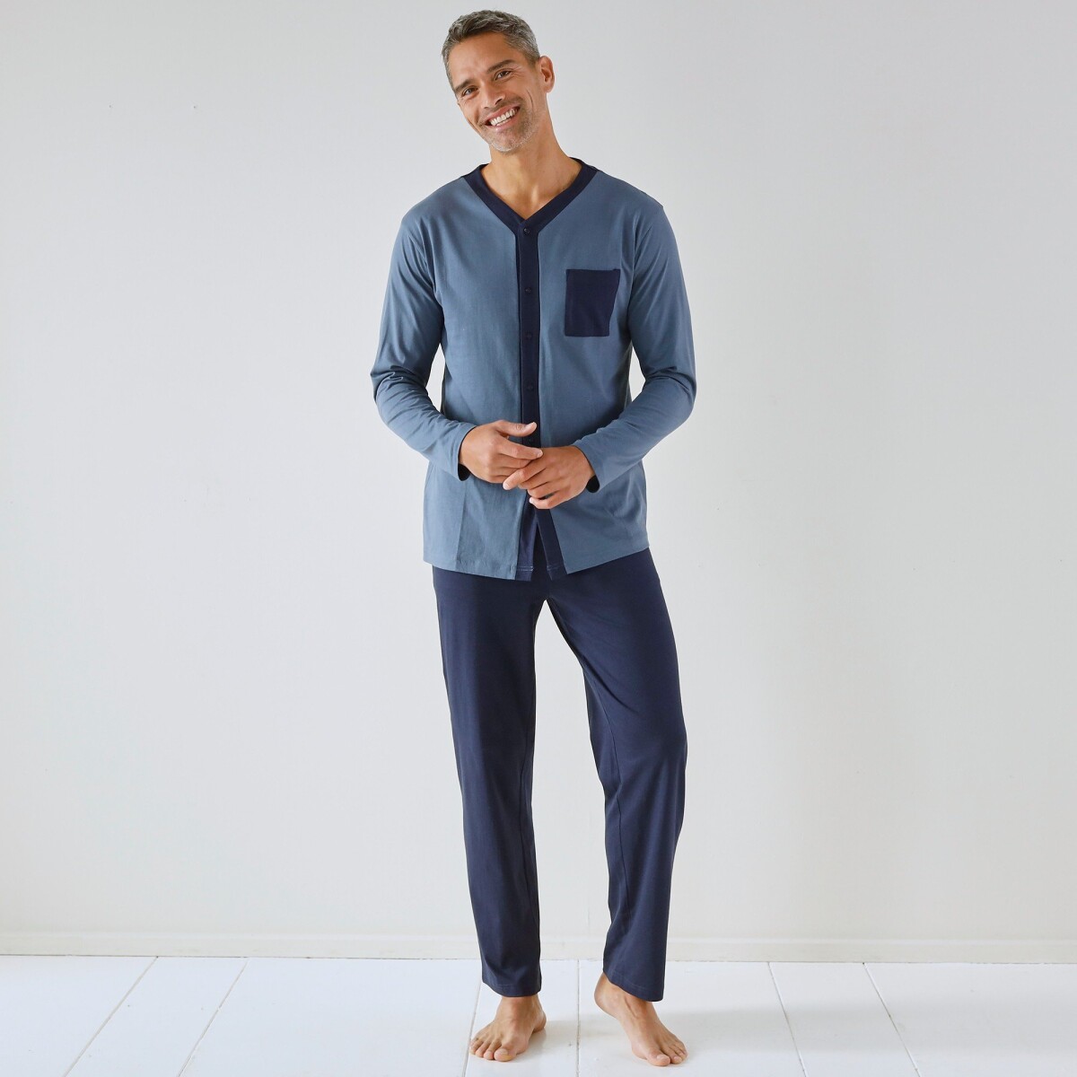 E-shop Dvojfarebné pyžamo s tričkom na gombíky a nohavicami