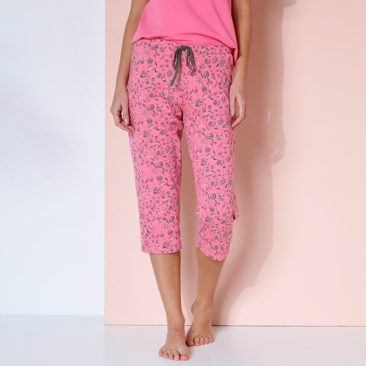 Pyžamové 3/4 kalhoty s potiskem květin \