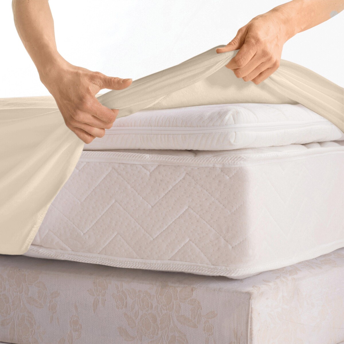 Jednofarebná napínacia posteľná plachta z džerseja s hĺbkou rohov 40 cm
