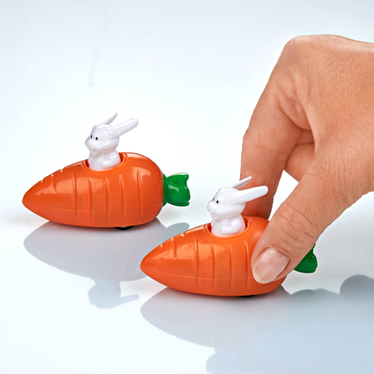 2 mrkvové autíčka so zajačikmi