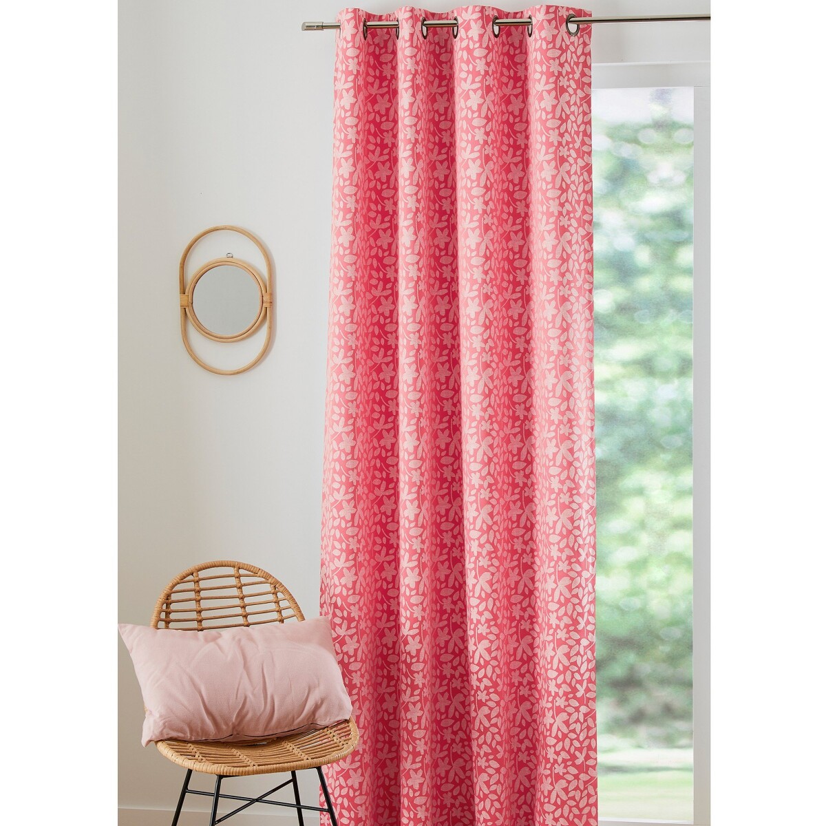 Perdea jacquard de tip blackout cu motiv de frunze