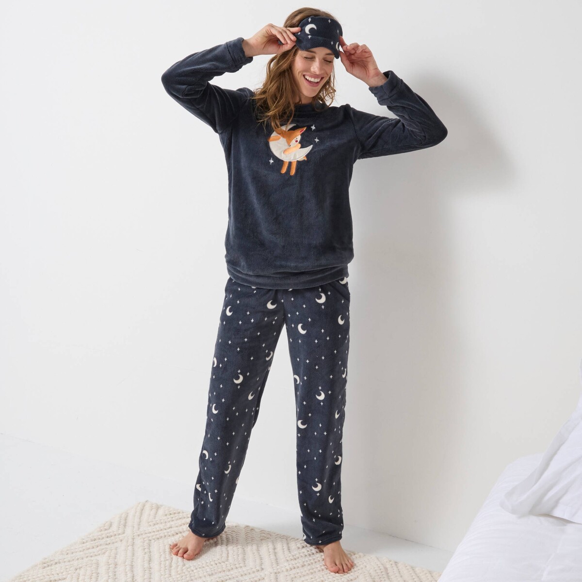 Fleecové pyžamo s motívom srnčeka, dlhými rukávmi a zladenou maskou na spanie