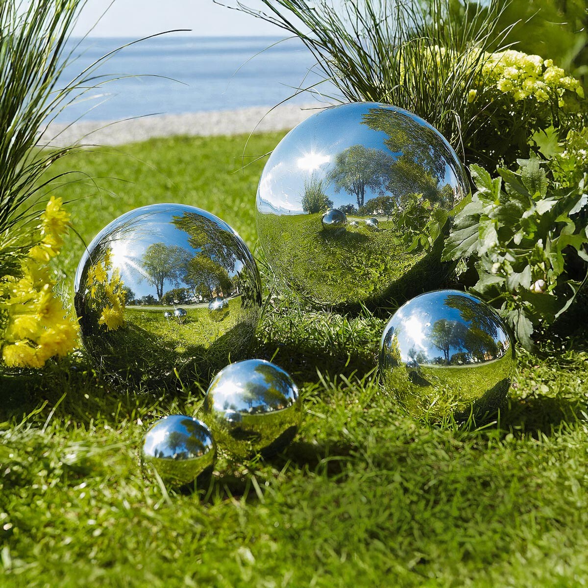 Dekoračná oceľová guľa