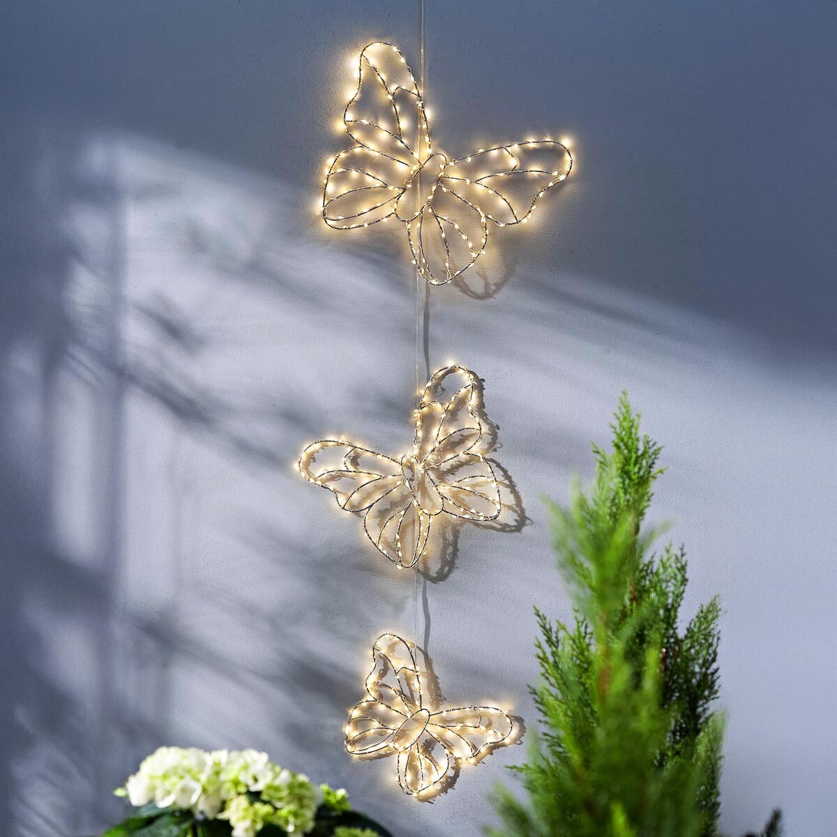 LED závesná dekorácia Motýlie trio LED závesná dekorácia Motýlie trio