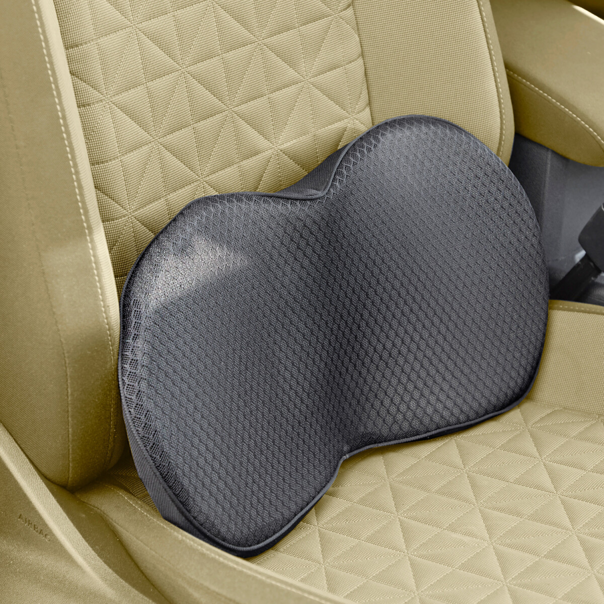 Vankúš do auta na podporu bedrovej chrbtice