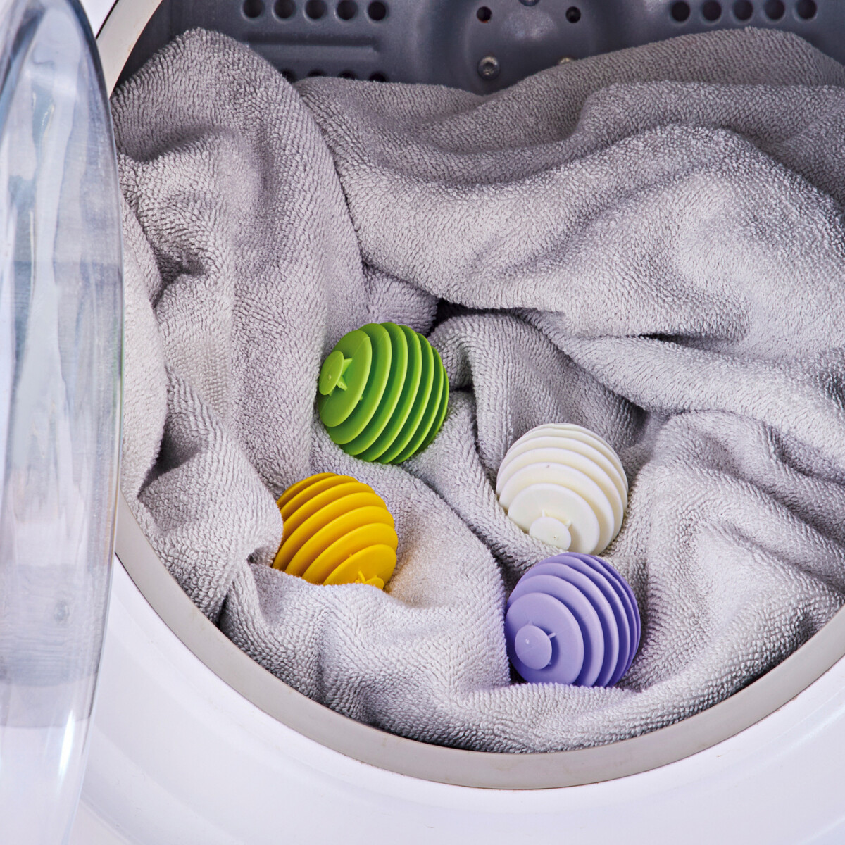 8 guľôčok proti pokrčeniu bielizne