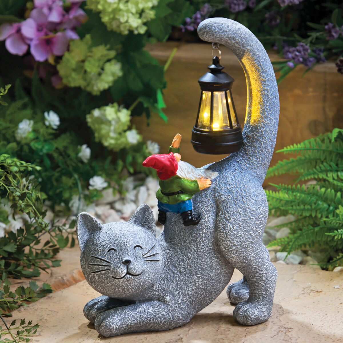 Solárna mačka s trpaslíkom