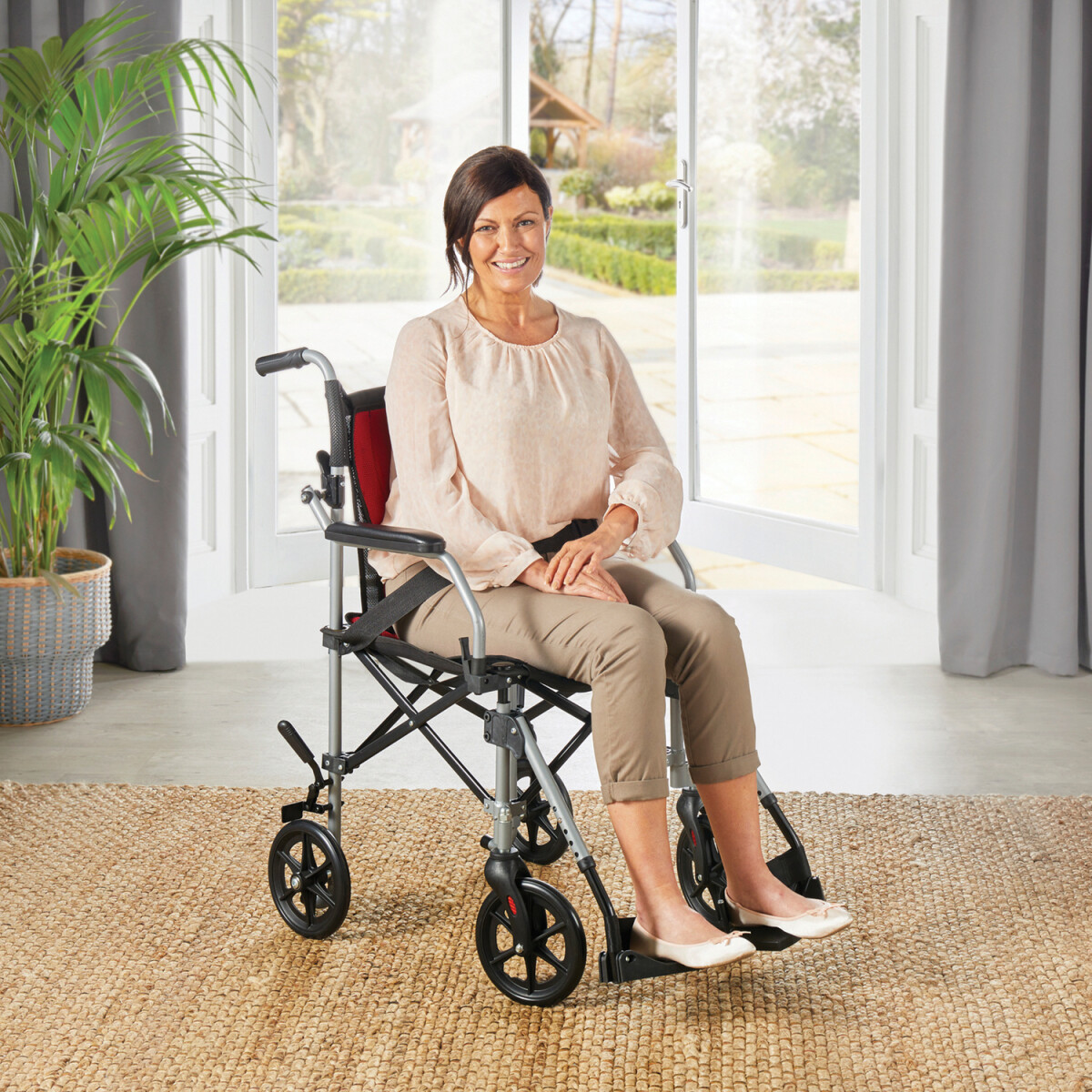 Ľahký invalidný vozík