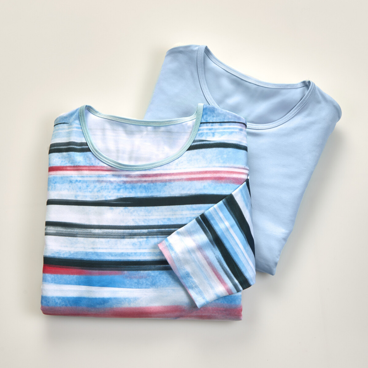2 tričká + pruhovaná