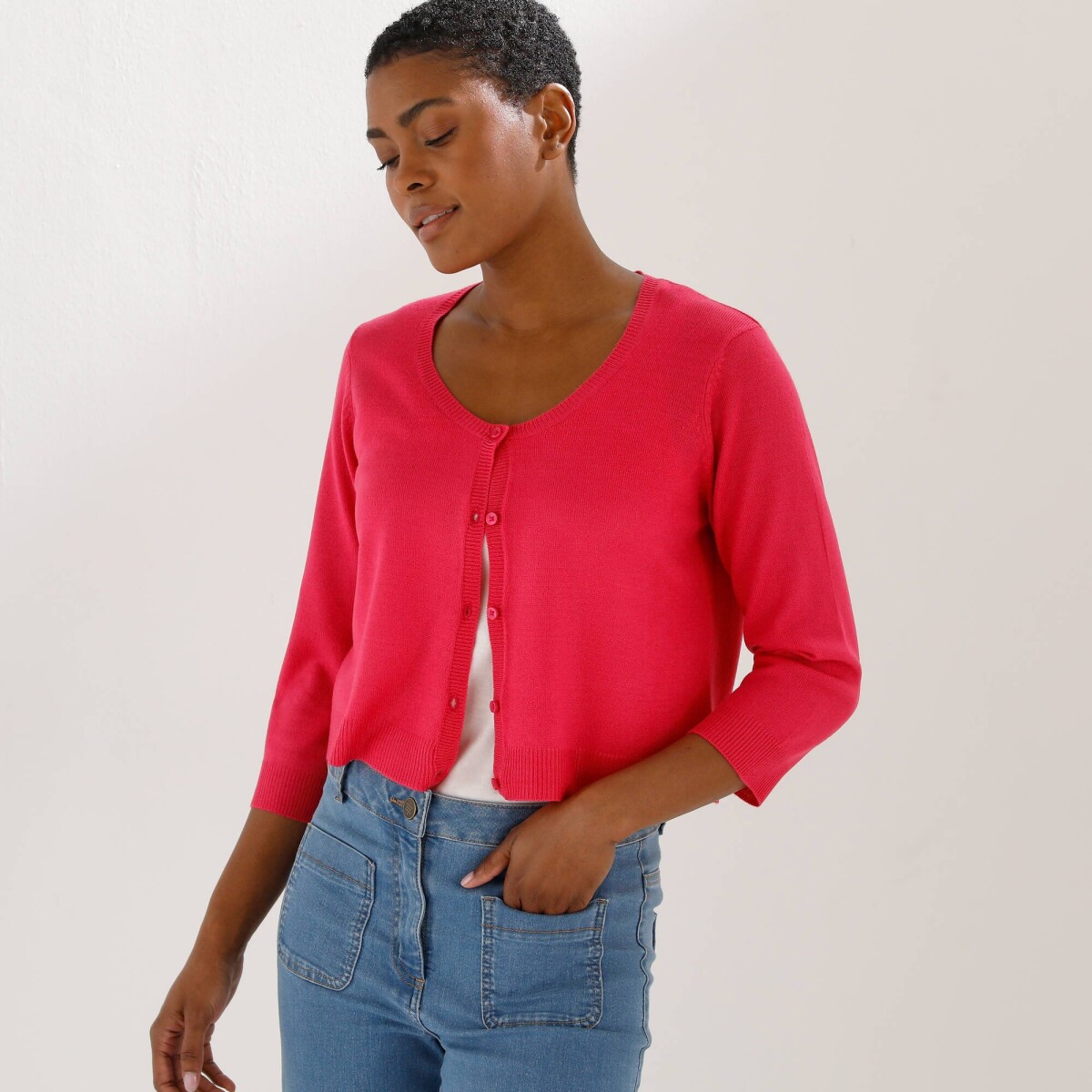 Úpletové bolerko na gombíky s 3/4 rukávmi