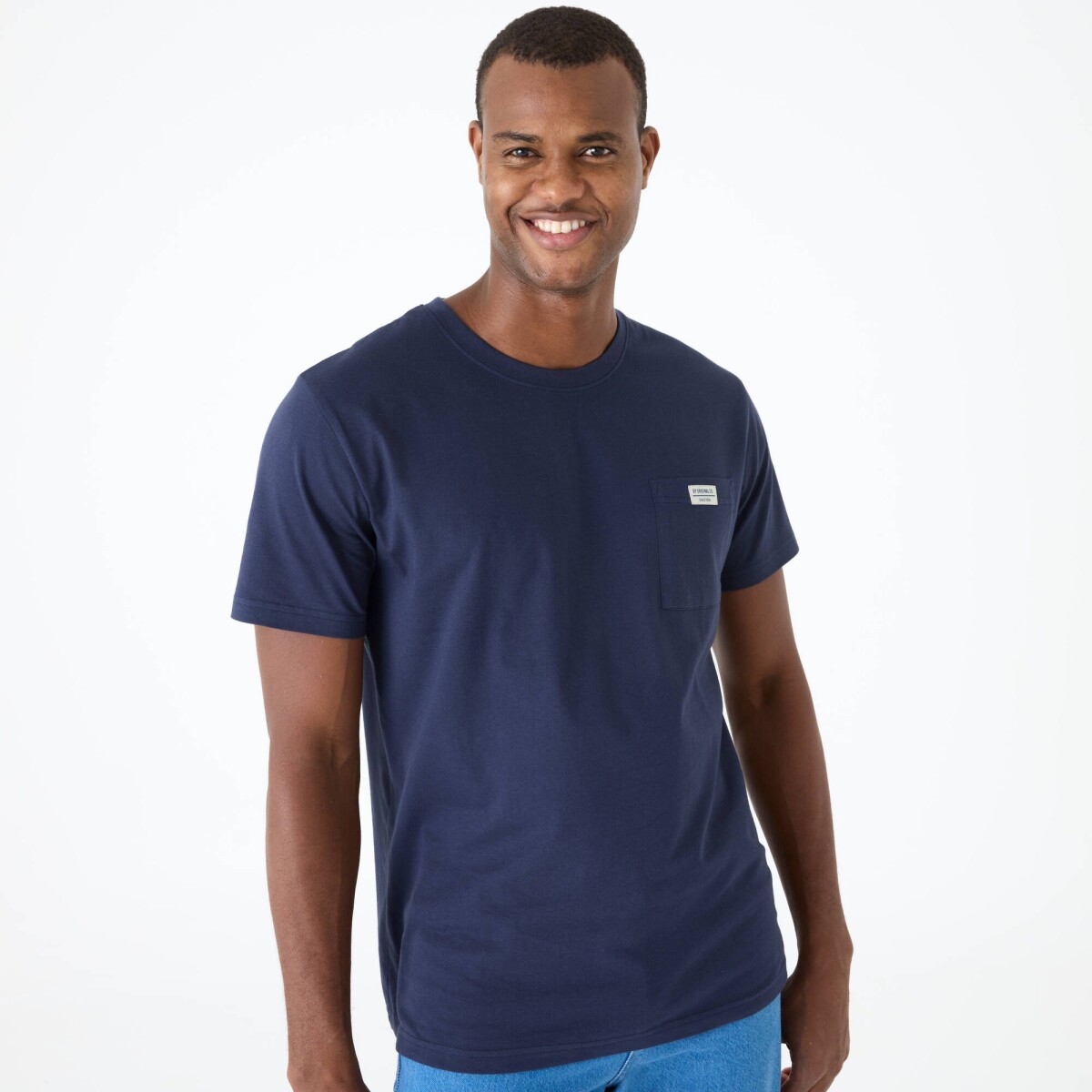 Jednofarebné tričko s vreckom a krátkymi rukávmi