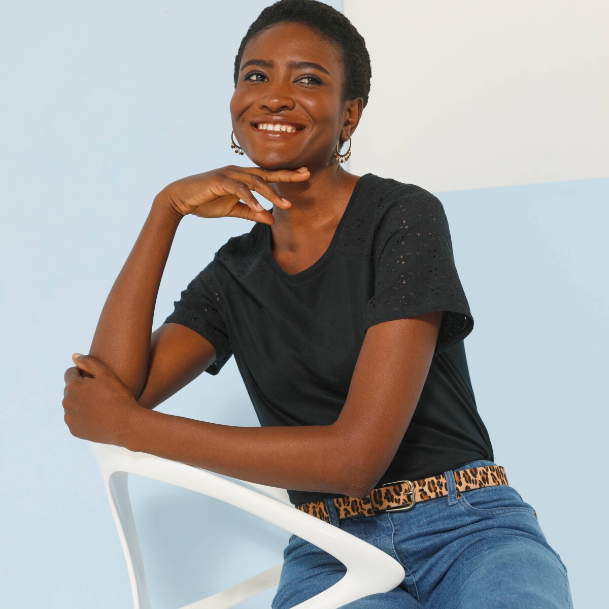 Tričko s okrúhlym výstrihom, krátkymi rukávmi a madeirou