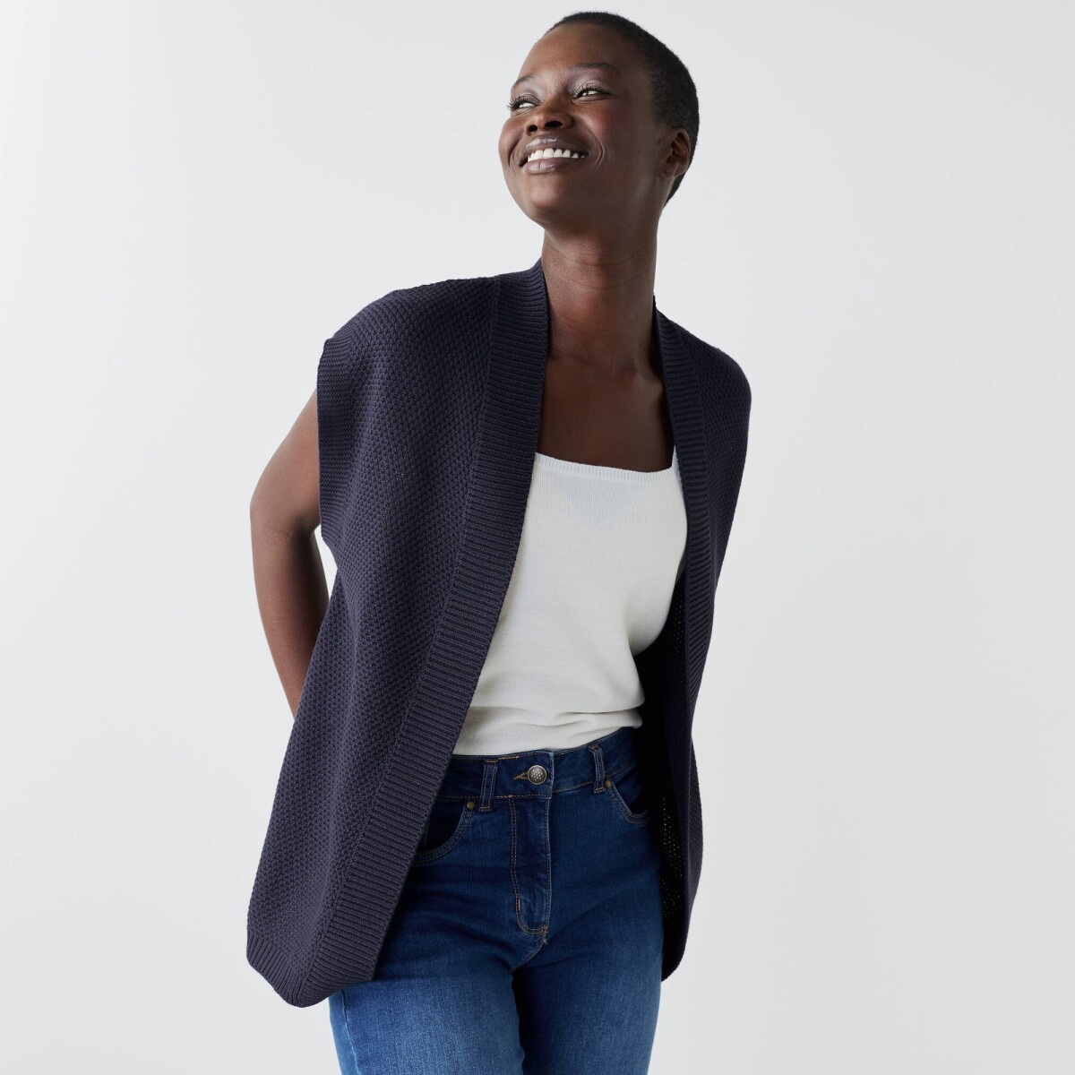 Vesta bez zapínania s perličkovým vzorom