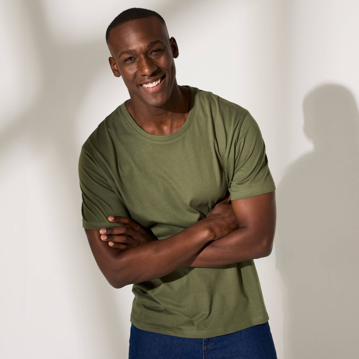 Tričko s okrúhlym výstrihom a krátkymi rukávmi