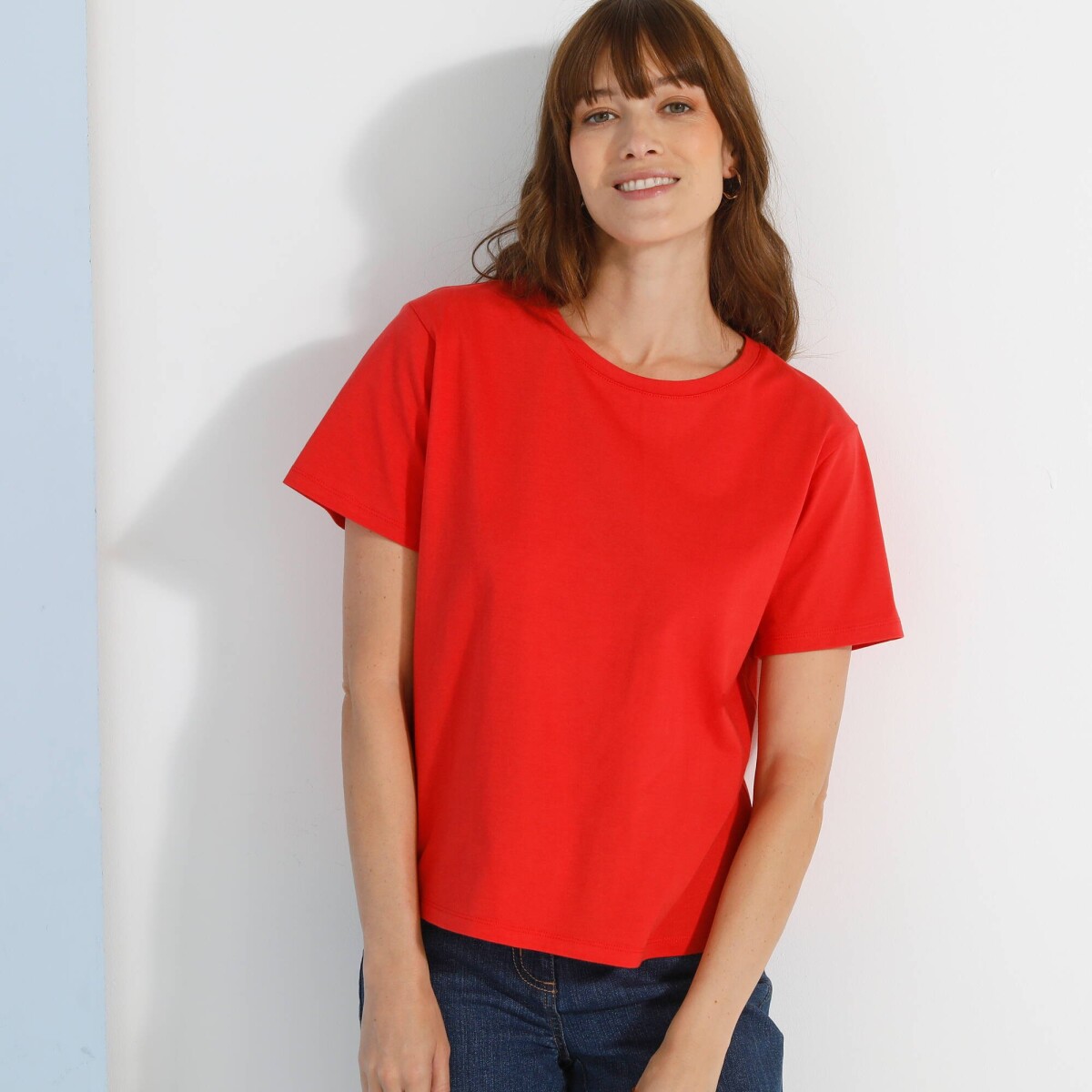 Rovné tričko s krátkymi rukávmi a okrúhlym výstrihom