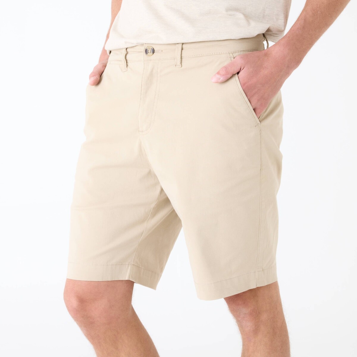 Jednofarebné chino bermudy špeciálne pre väčšie brucho