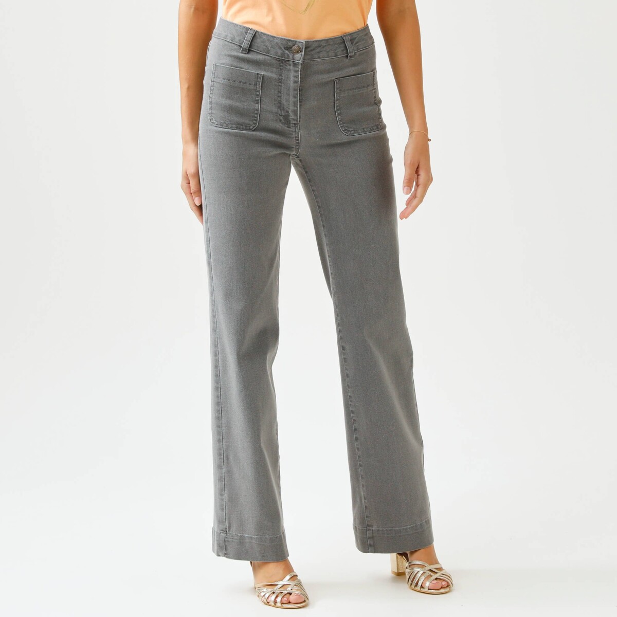 Široké džínsy s vysokým pásom, pre nižšiu postavu