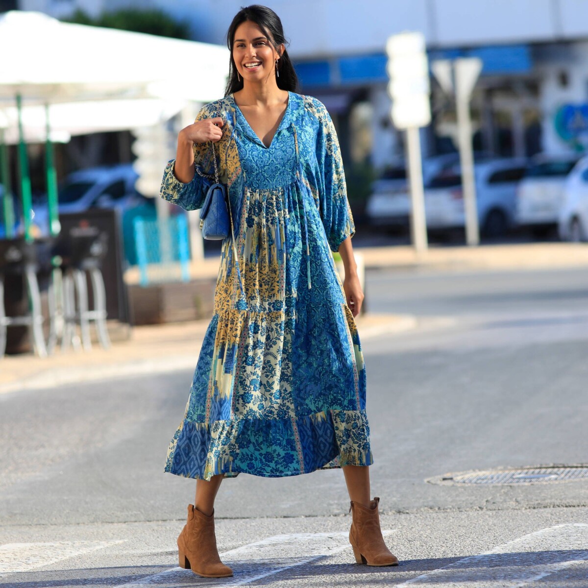 Krepónové midi šaty s 3/4 rukávy a potlačou