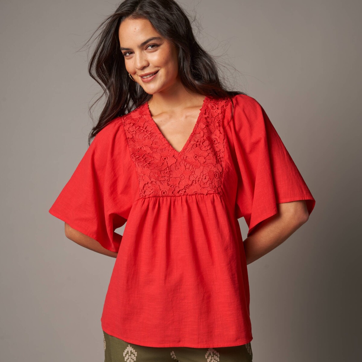 Tunika s čipkou a širokými 3/4 rukávmi