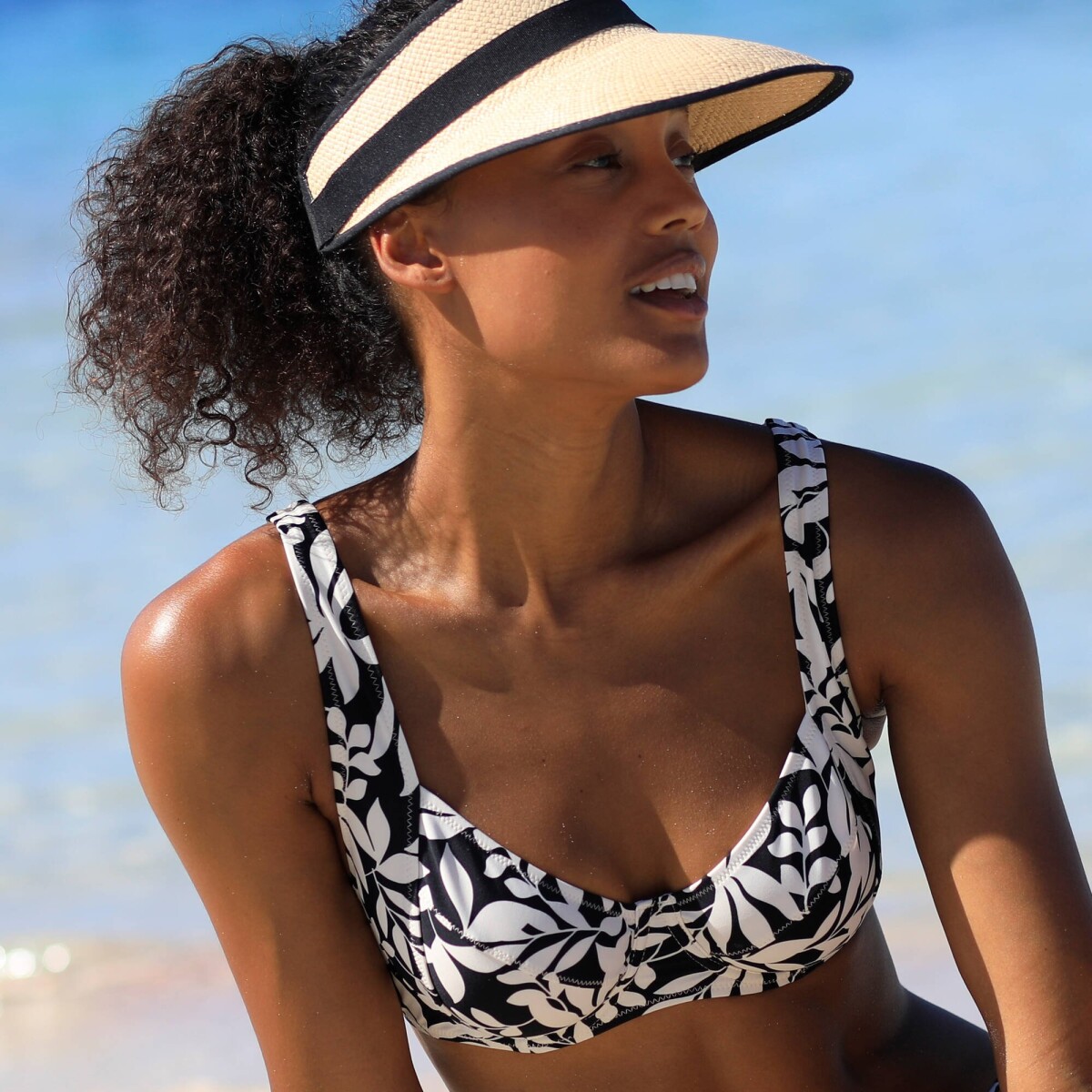 Plavková balkonetová podprsenka Linao s kosticami