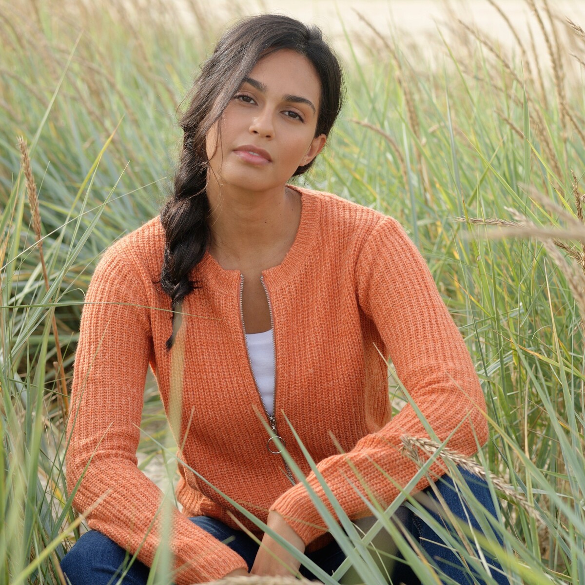 Sveter na zips s hladký vzorom