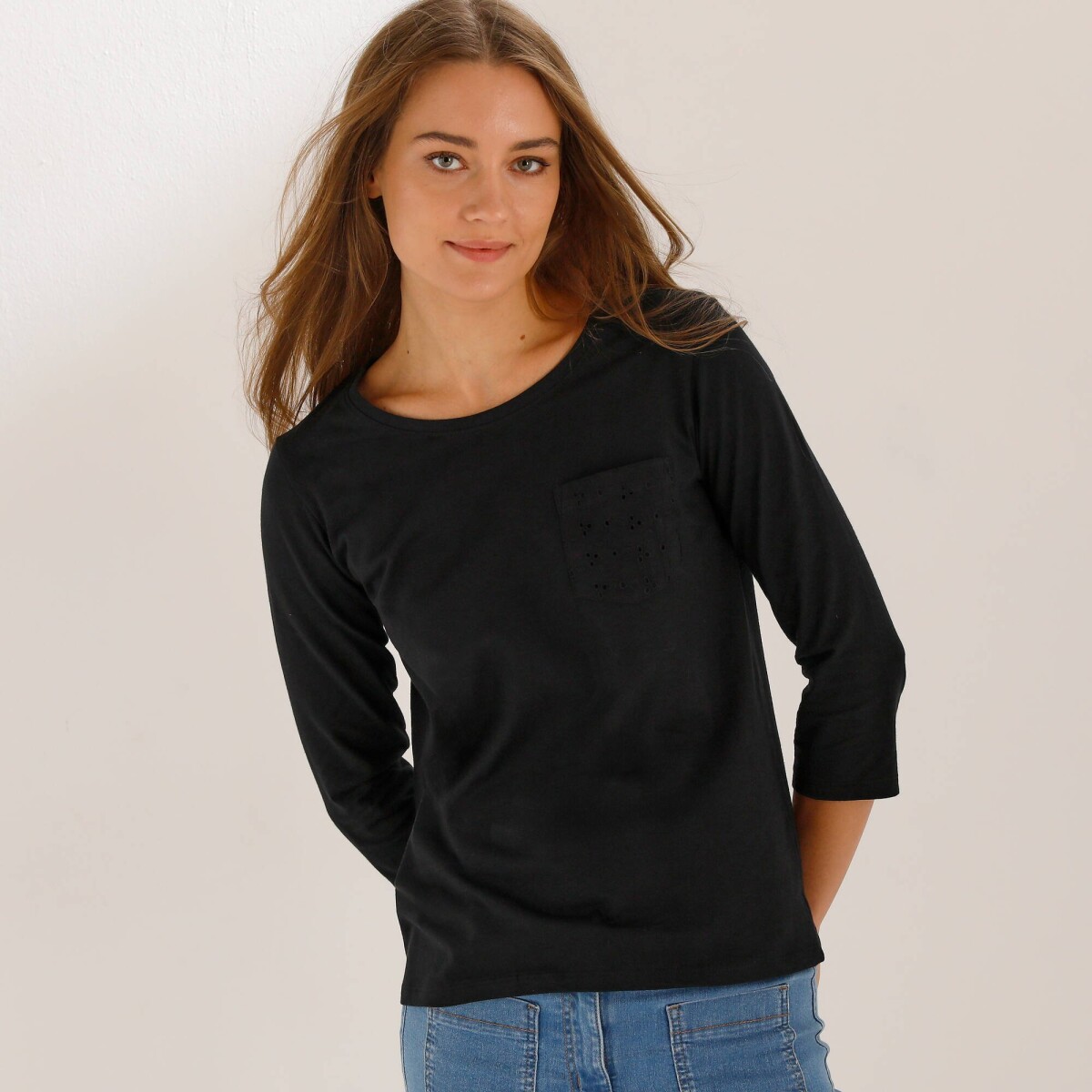 Tričko s madeirovou výšivkou