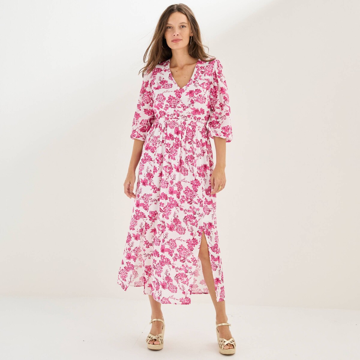 Midi šaty s 3/4 rukávmi a potlačou