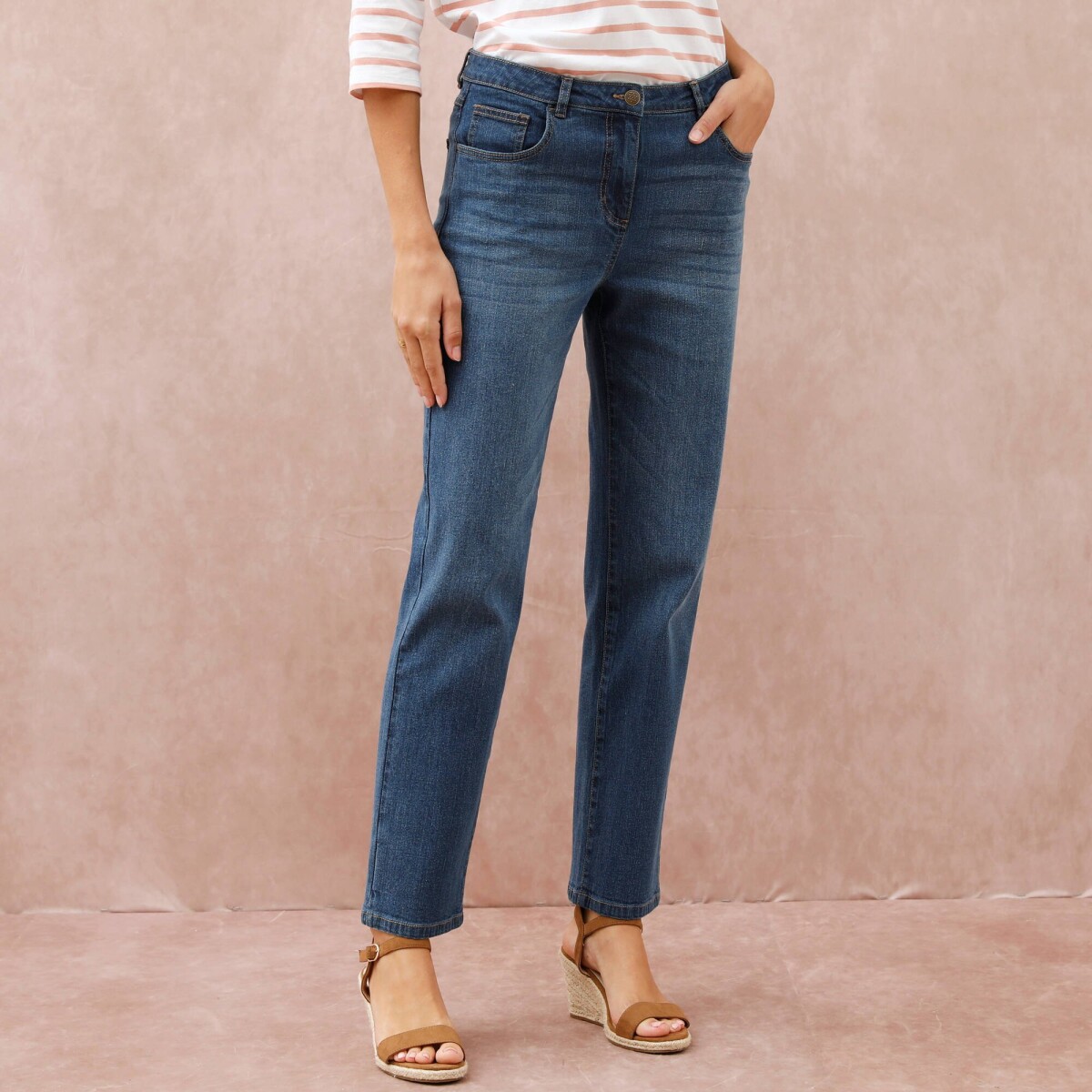 Rovné oprané džínsy s 5 vreckami